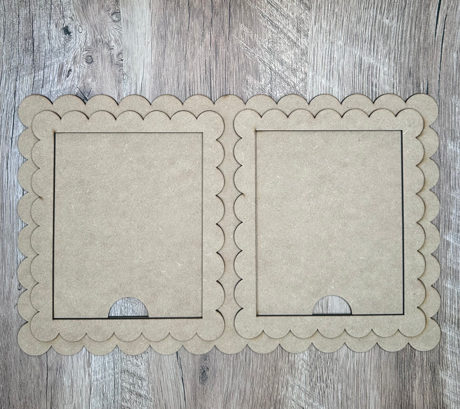 Double Window Scallop Frame